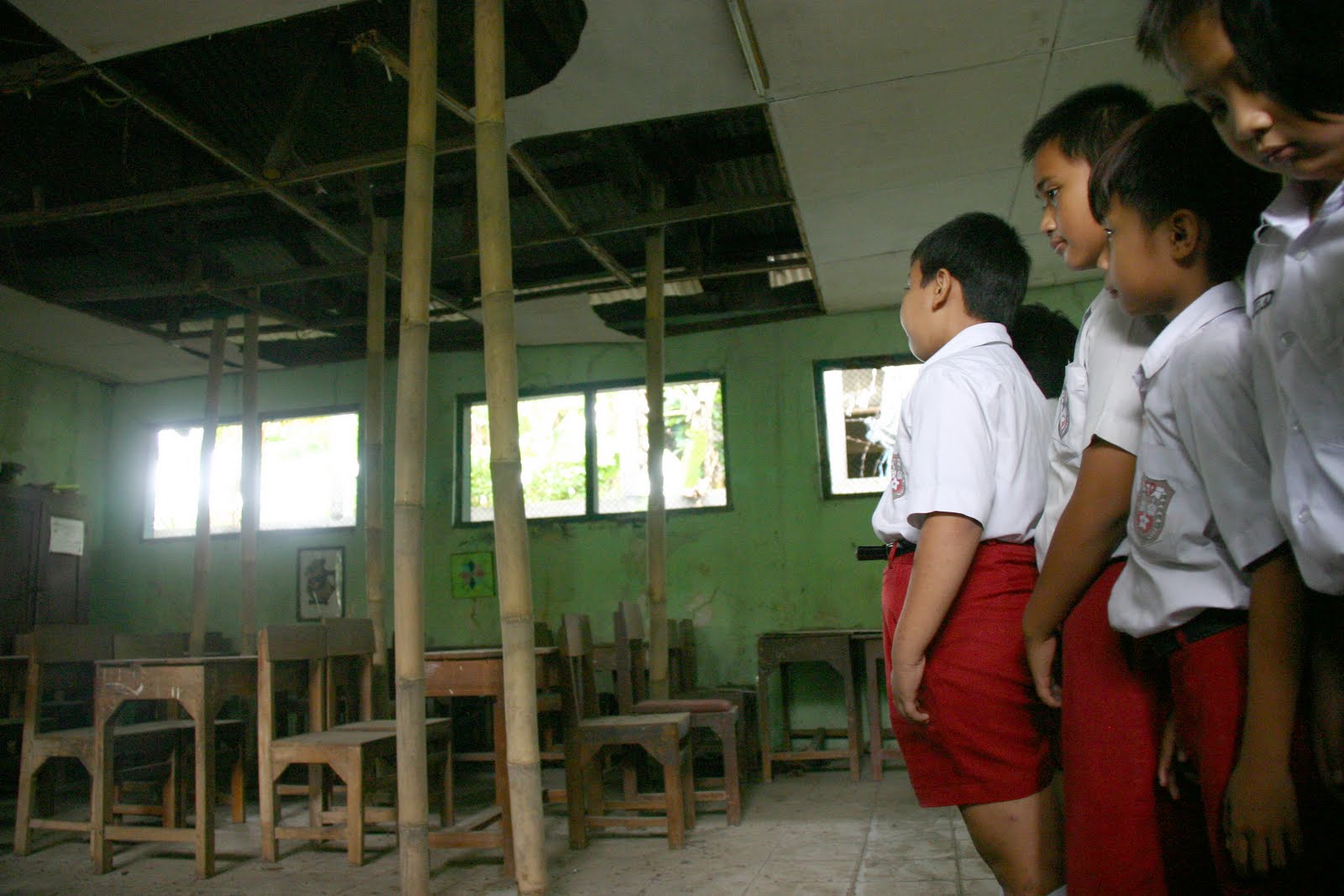 26Gedung Sekolah Rusak.jpg